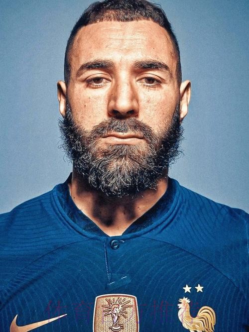 记者：若本泽马未有肌肉撕裂情况 将缺阵8-10天