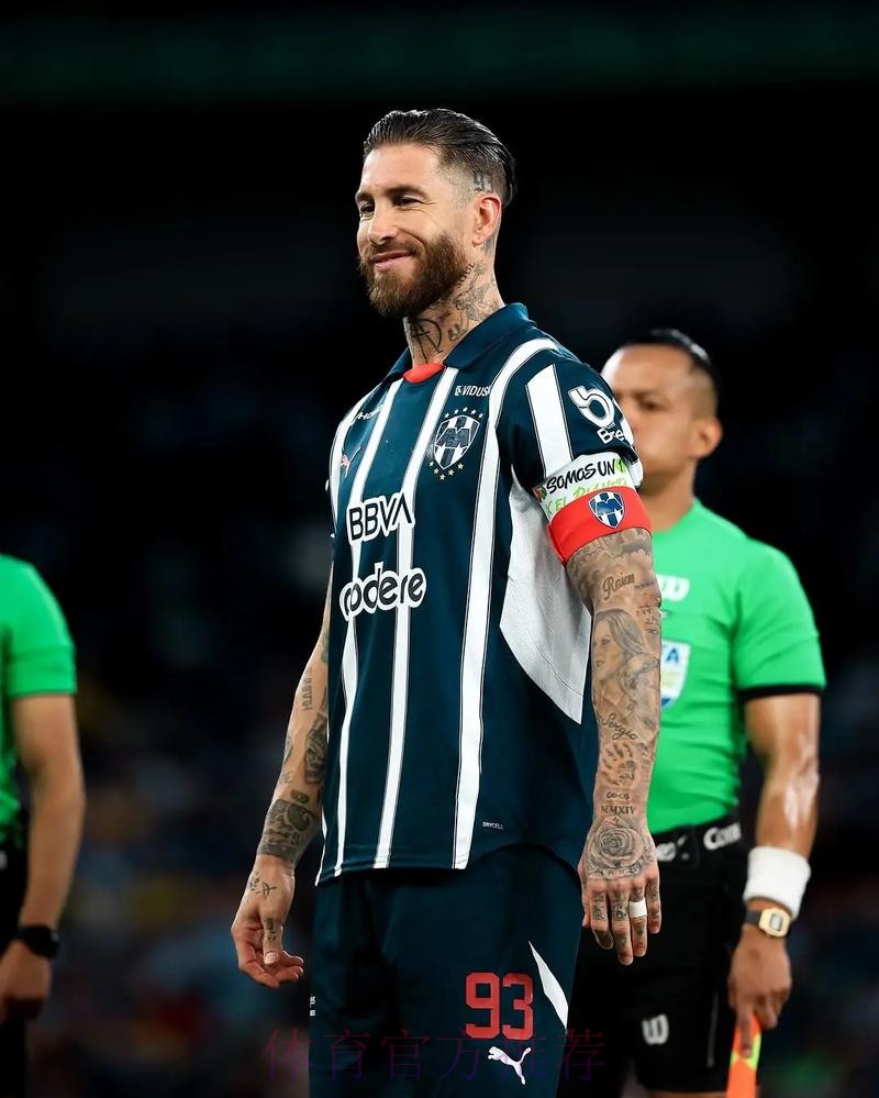 6轮4球!拉莫斯罚进点球后致敬C罗 这次判罚无争议